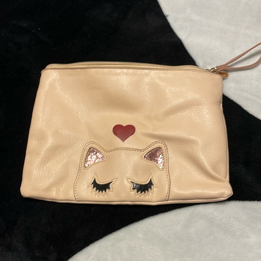 Lauren Conrad clutch